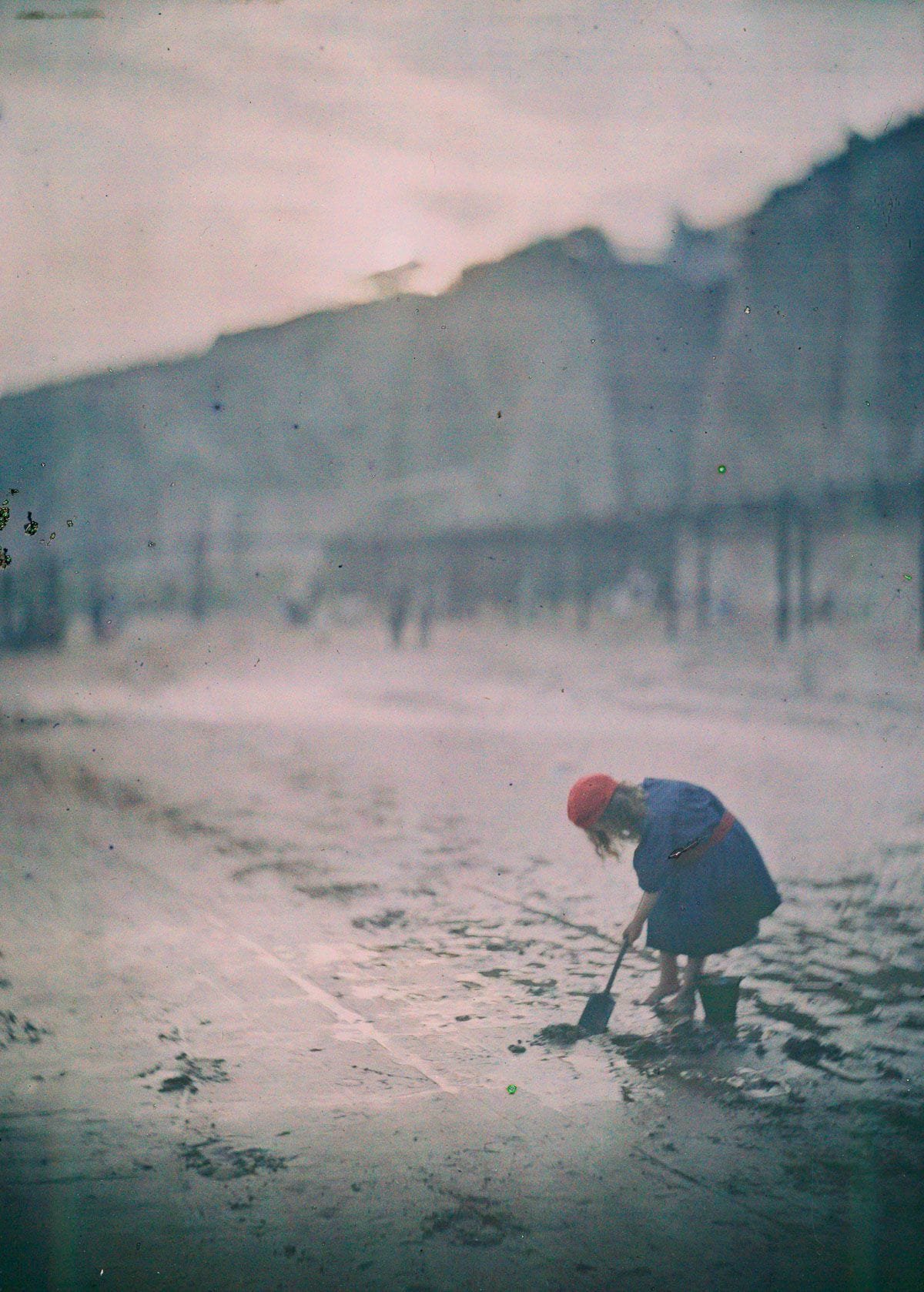 1910 "The last digger."