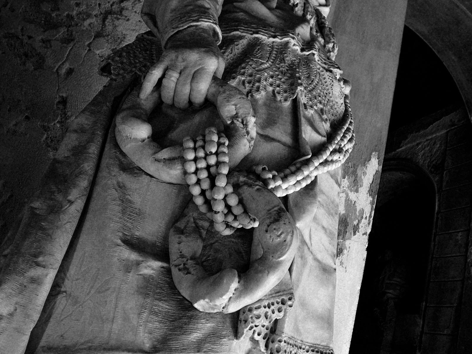 Detalle de la escultura de Caterina Campodonico en el Cementerio de Staglieno. Foto de Michell M.F.